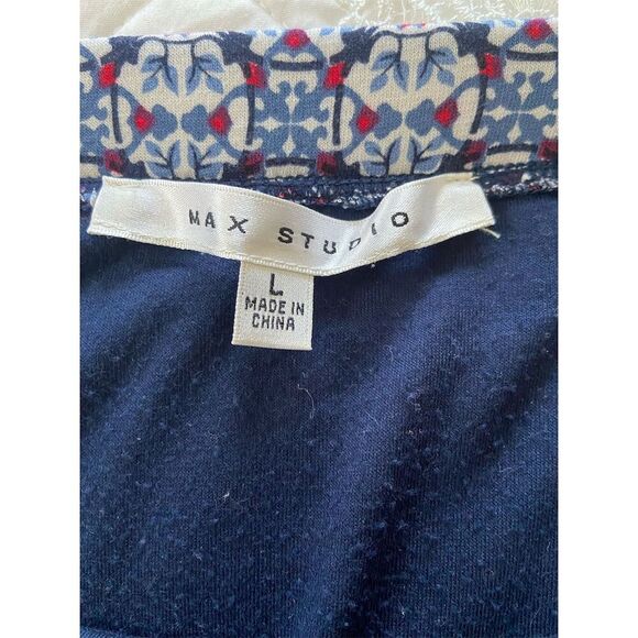Max Studio Knee Length Skirt Blue, Navy and Red Geometric Print Size Medium - Picture 2 of 11